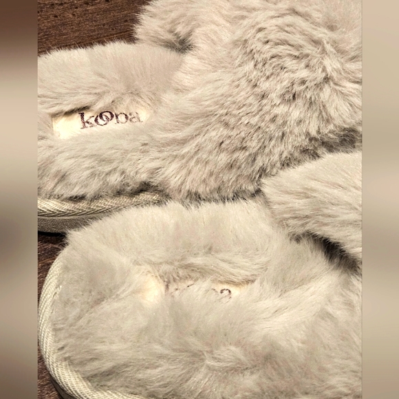 KOOBA Fluffy Slippers NWT - Picture 5 of 8